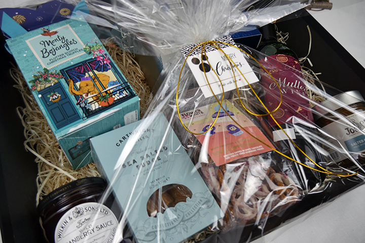 Corporate Gifts & Hampers by S2udio22